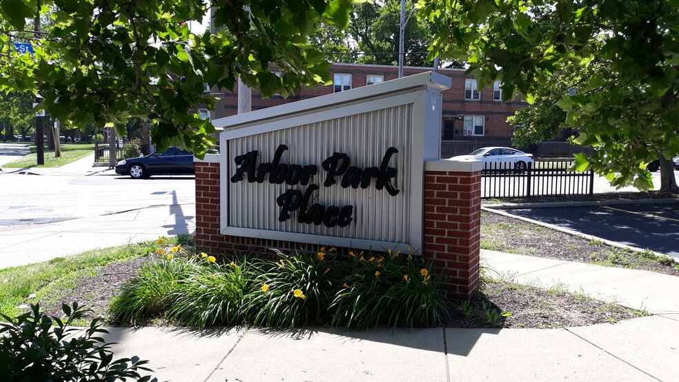 2480-2512 E 40th St, Cleveland, OH for sale - Building Photo - Image 3 of 9