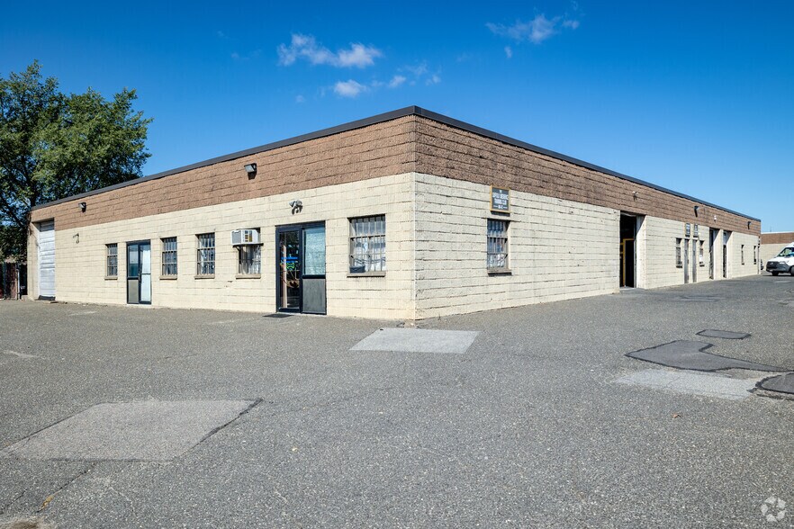 60 S 2nd St, Deer Park, NY for lease - Building Photo - Image 3 of 5