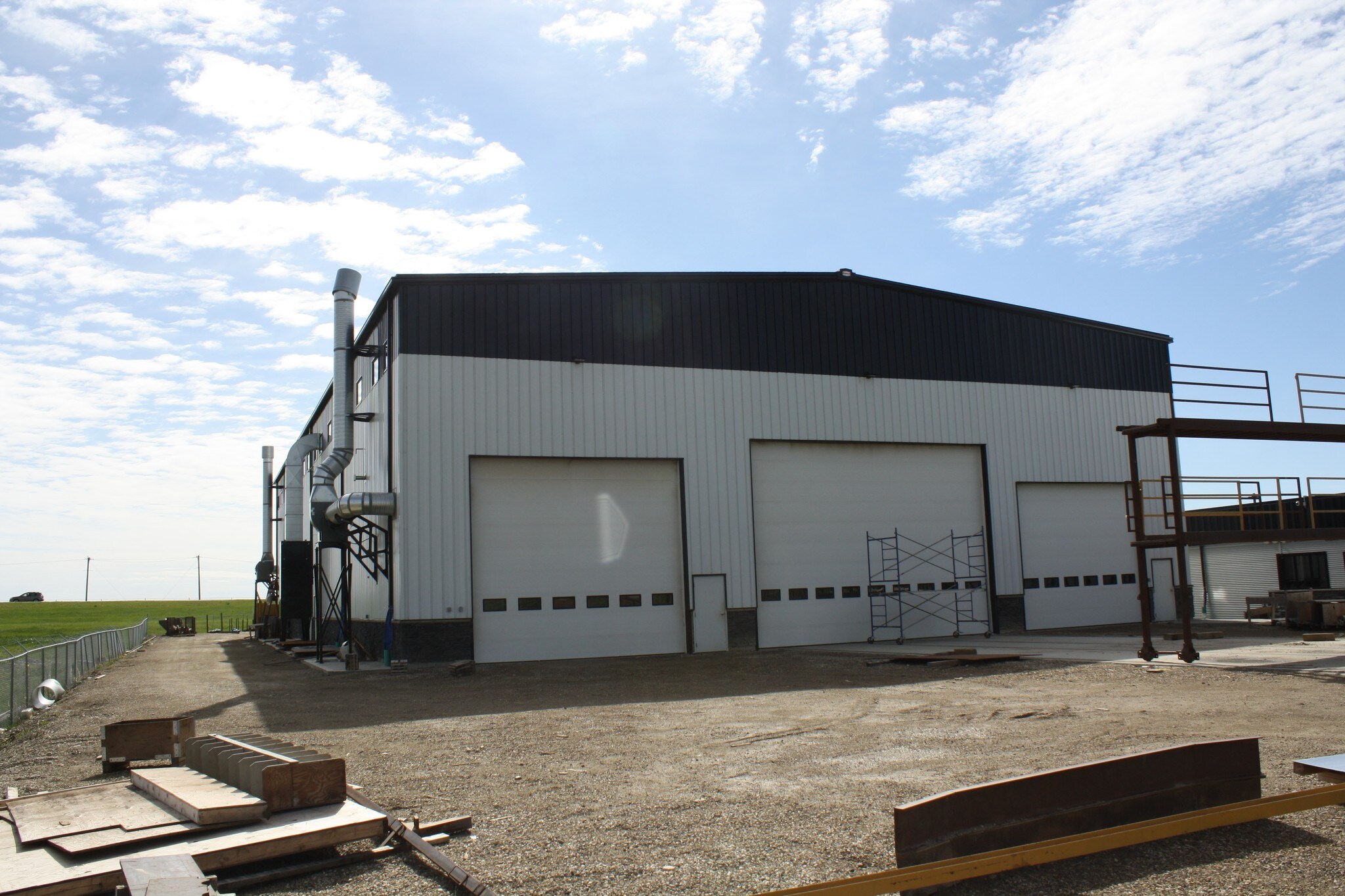 29339 AB-2A Hwy, Crossfield, AB à vendre Photo du bâtiment- Image 1 de 1