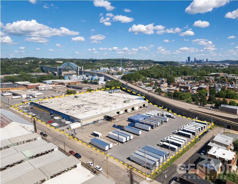 400 Graham St, McKees Rocks, PA for lease - Building Photo - Image 1 of 7