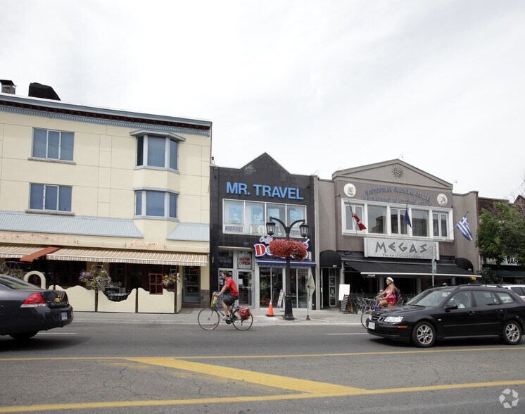 398-400 Danforth Ave, Toronto, ON à vendre - Photo principale - Image 1 de 1