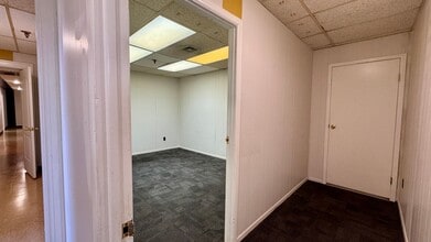 441 E Market St, York, PA for lease Interior Photo- Image 2 of 7