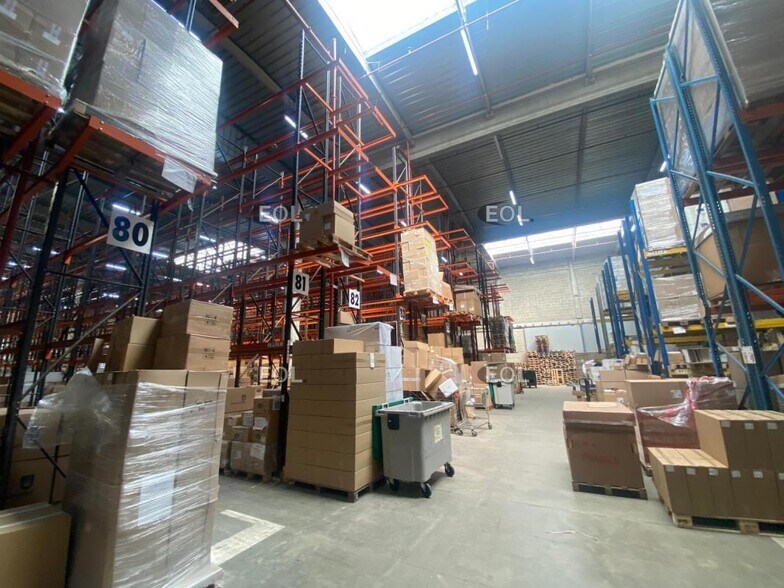 Industrial in Croissy-Beaubourg for lease - Building Photo - Image 1 of 6