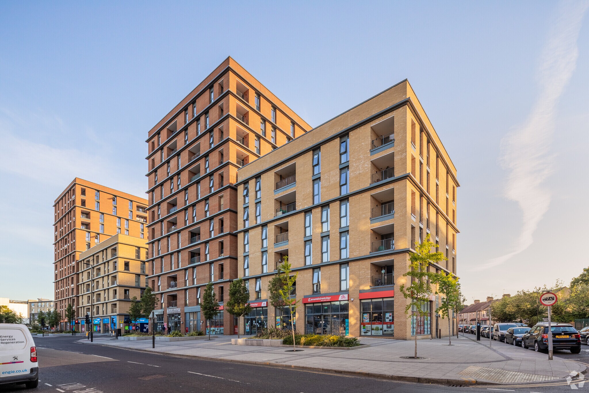 305-309 High St, Sutton à louer Photo principale- Image 1 de 7