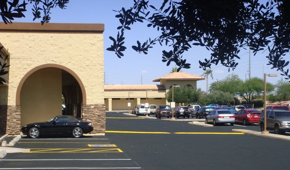 7400 W Olive Ave, Peoria, AZ à louer - Photo du bâtiment - Image 2 de 7