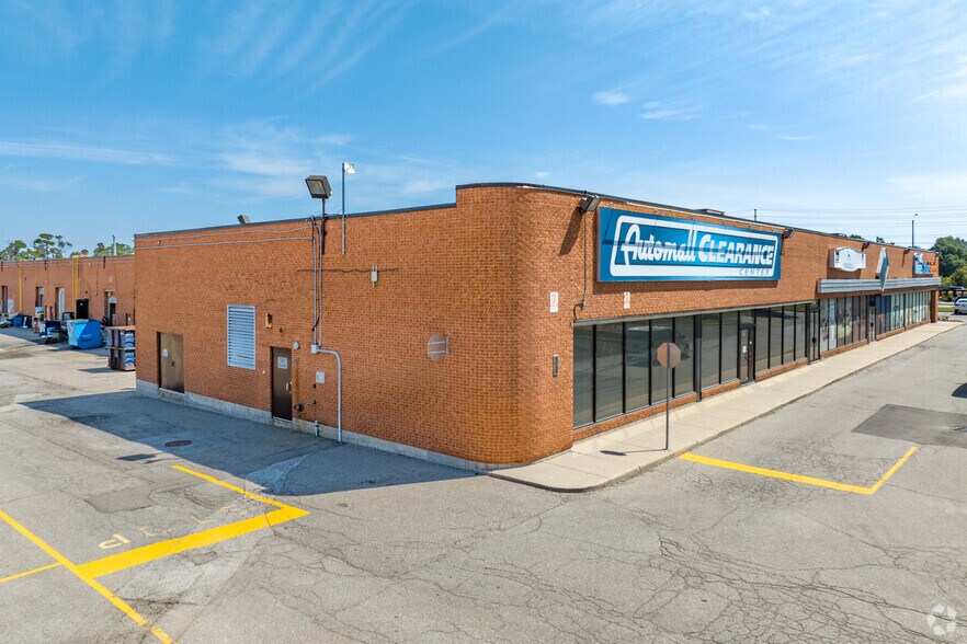 2273 Dundas St, Mississauga, ON à louer - Photo du bâtiment - Image 3 de 4