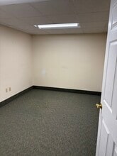 6302A Old North Point Rd, Sparrows Point, MD for lease Interior Photo- Image 2 of 7