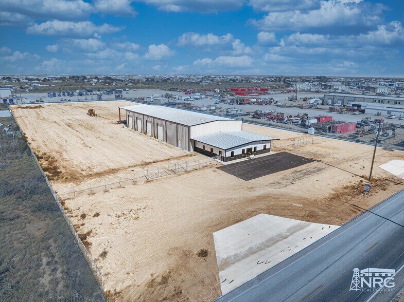 10318 West County Road 157, Midland, TX for lease - Building Photo - Image 2 of 17