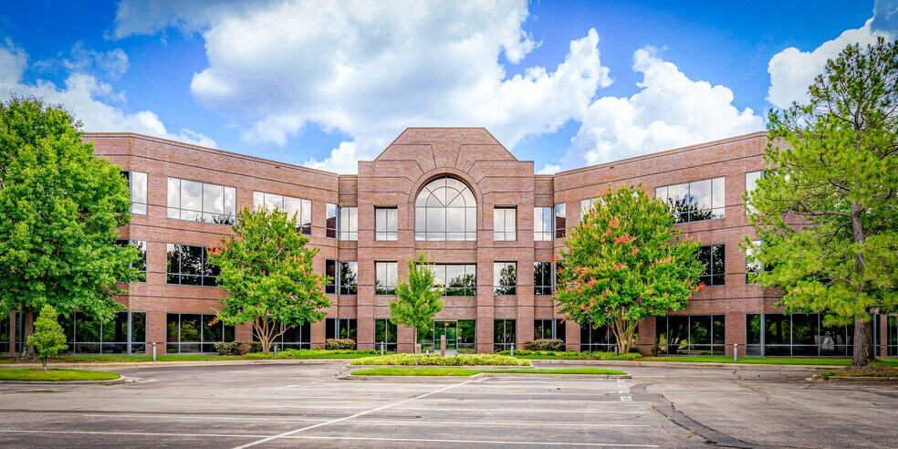 8275 Tournament Dr, Memphis, TN à louer - Photo du bâtiment - Image 2 de 21