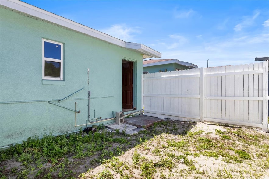 2004 E 15th Ave, Tampa, FL à vendre - Photo du bâtiment - Image 2 de 16