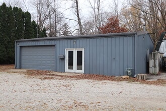 536 1/2 Oak St. st, Morris, IL for lease Building Photo- Image 1 of 14