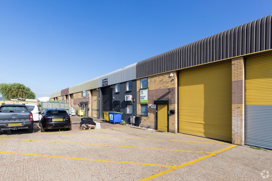 Marsh Way, Rainham à louer - Photo du bâtiment - Image 3 de 4
