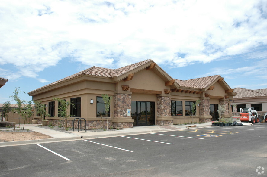 3200 S Gilbert Rd, Chandler, AZ for lease - Primary Photo - Image 1 of 10