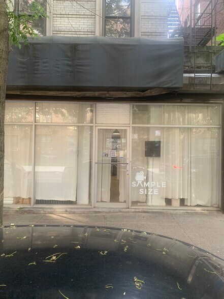 254 E 3rd St, New York, NY à louer - Photo du bâtiment - Image 2 de 5