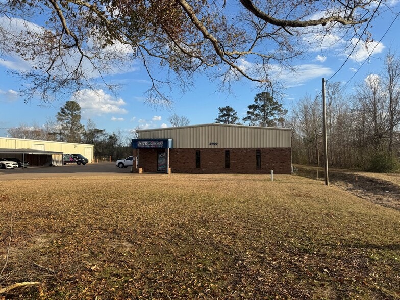2700 Flowood Dr, Flowood, MS for lease - Building Photo - Image 3 of 9