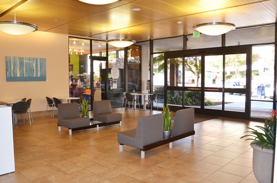 3300 Webster St, Oakland, CA for lease - Interior Photo - Image 2 of 5