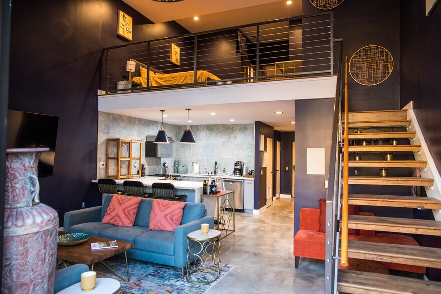 101 W Mission Blvd, Pomona, CA for sale - Interior Photo - Image 2 of 20