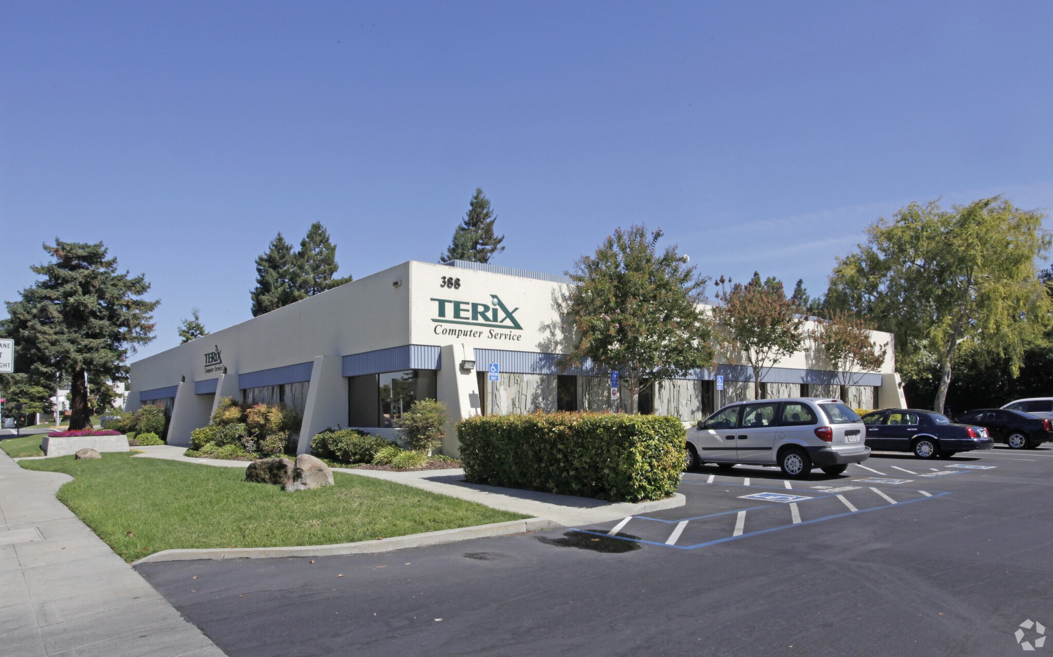 388 Oakmead Pky, Sunnyvale, CA à louer Photo principale- Image 1 de 3