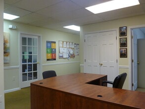 10688 Crestwood Dr, Manassas, VA à louer Photo intérieure- Image 2 de 4