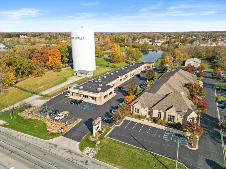 8025 Wicker Ave, Saint John, IN à vendre - Photo du bâtiment - Image 2 de 10