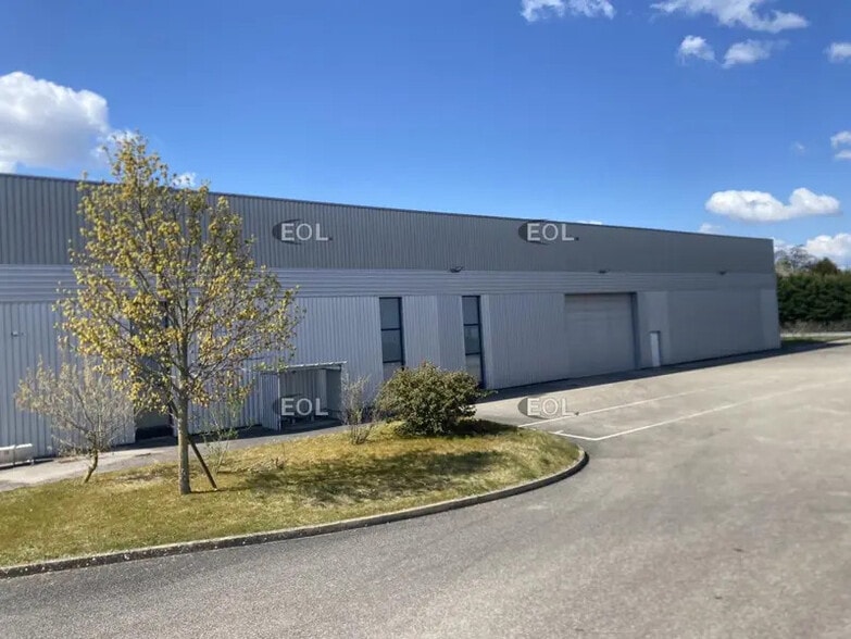 Industrial in Saint-Priest for lease - Building Photo - Image 2 of 28