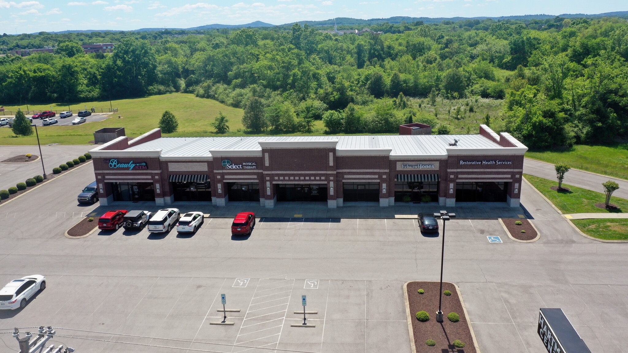 365 S Hartmann Dr, Lebanon, TN for sale Building Photo- Image 1 of 1