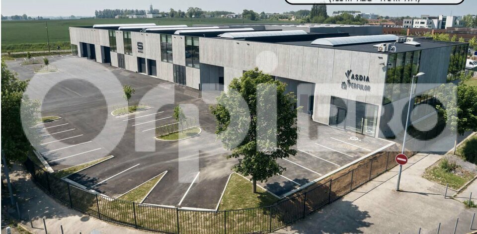 Industrial in Loos for lease - Building Photo - Image 1 of 4