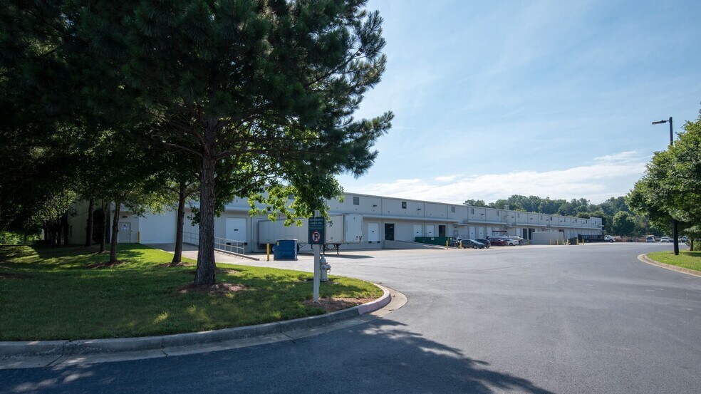 3005 Chastain Meadows Pky, Marietta, GA à louer - Photo du bâtiment - Image 3 de 4