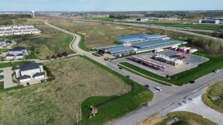 Plus de détails pour Village Drive, Tiffin, IA - Terrain à louer