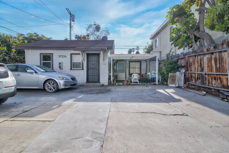 3731 Glendon Ave, Los Angeles, CA à vendre - Photo du bâtiment - Image 3 de 27