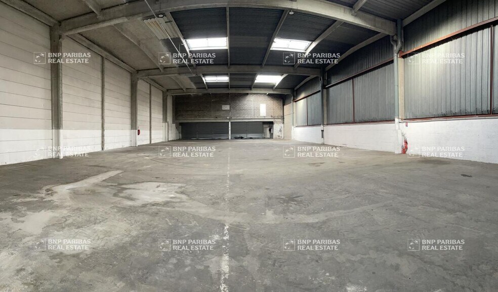 Flex in Le Petit-Quevilly for lease - Building Photo - Image 3 of 23