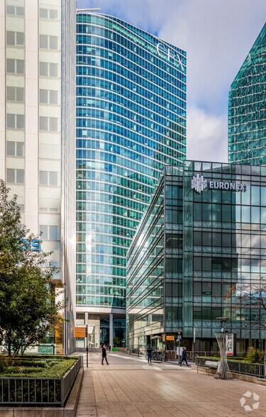 1 Passerelle Des Reflets, Courbevoie à louer - Photo du bâtiment - Image 2 de 4