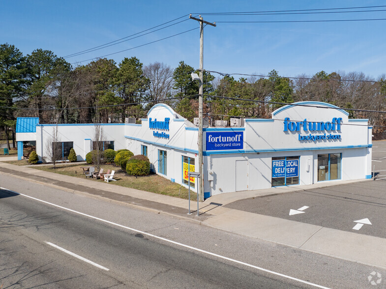 615 Sunrise Hwy W, Patchogue, NY for sale - Primary Photo - Image 1 of 1