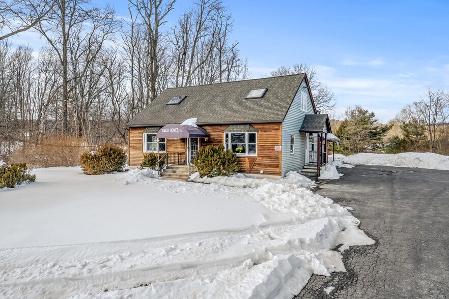 5069 Milford Rd, East Stroudsburg, PA à vendre - Photo du bâtiment - Image 2 de 36