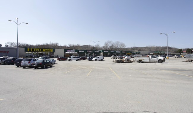 More details for 2703-2803 E Kanesville Blvd, Council Bluffs, IA - Retail for Lease