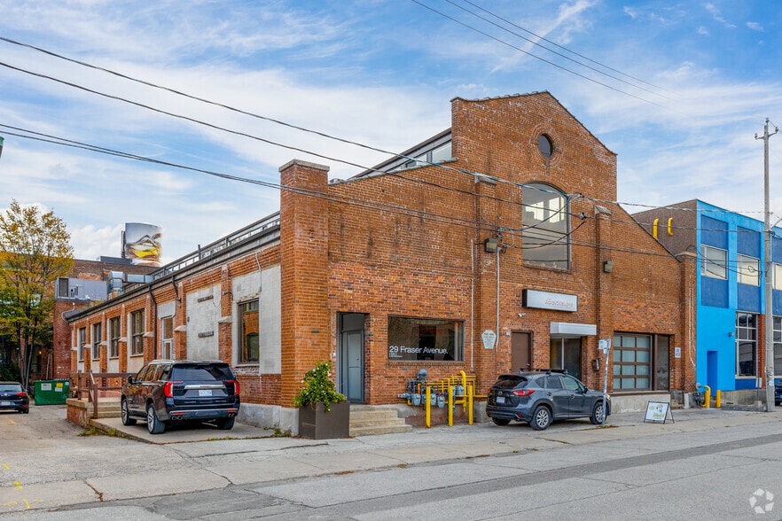 29 Fraser Ave, Toronto, ON à vendre - Photo du bâtiment - Image 1 de 32