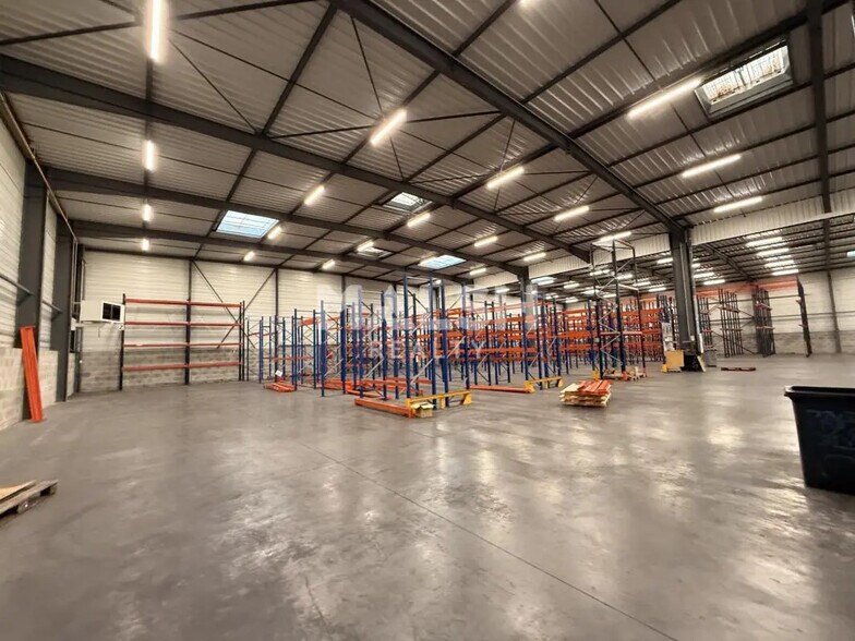 Bureau dans Saint-Priest à louer - Photo intérieure - Image 2 de 12