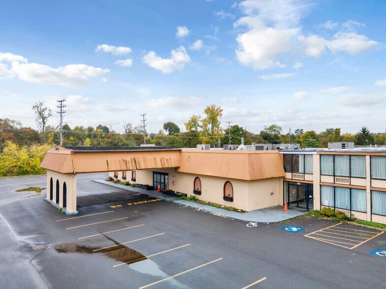 125 N Main St, Newark, NY à vendre - Photo du bâtiment - Image 2 de 24