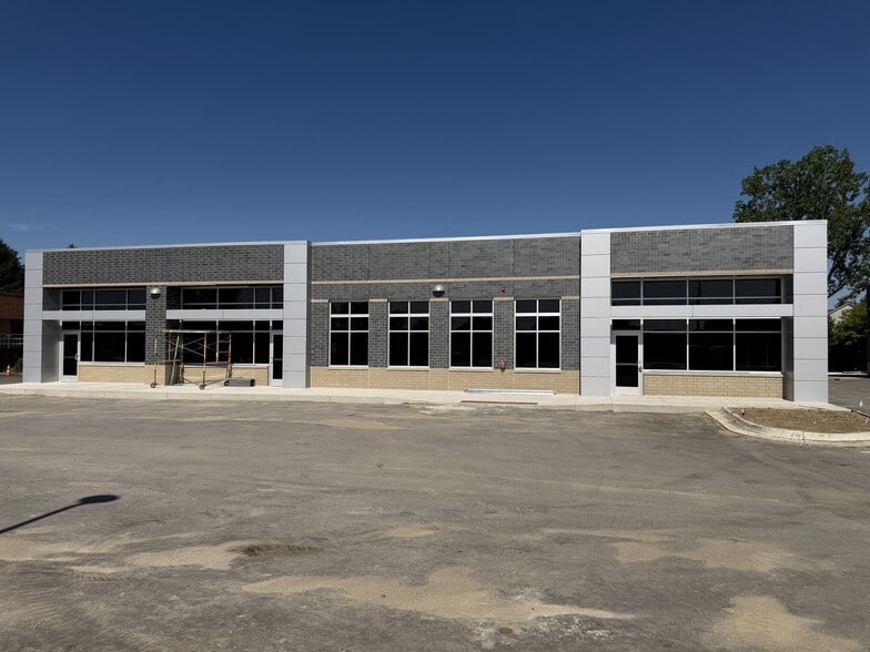 26800 Pontiac Trl, South Lyon, MI for lease - Building Photo - Image 2 of 4