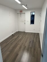 5042-5054 NE 12th Ave, Fort Lauderdale, FL à louer Photo du bâtiment- Image 1 de 4