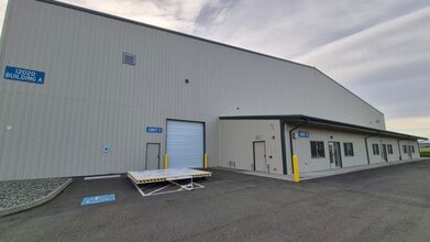 12020 Higgins Airport Way, Burlington, WA à louer Photo du bâtiment- Image 2 de 9