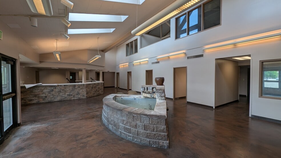 12555 SR 23 SR 23, Granger, IN for sale - Interior Photo - Image 2 of 22