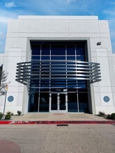 28022 Industry Dr, Valencia, CA for lease Building Photo- Image 2 of 9