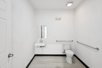 1105 Colorado Ln, Arlington, TX for lease Interior Photo- Image 2 of 6