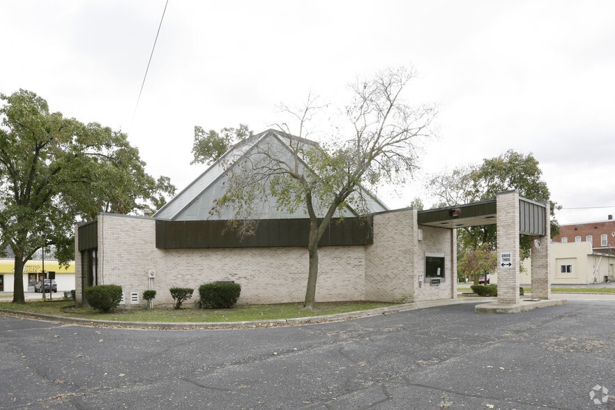 200 N Main St, Three Rivers, MI for sale - Building Photo - Image 2 of 19