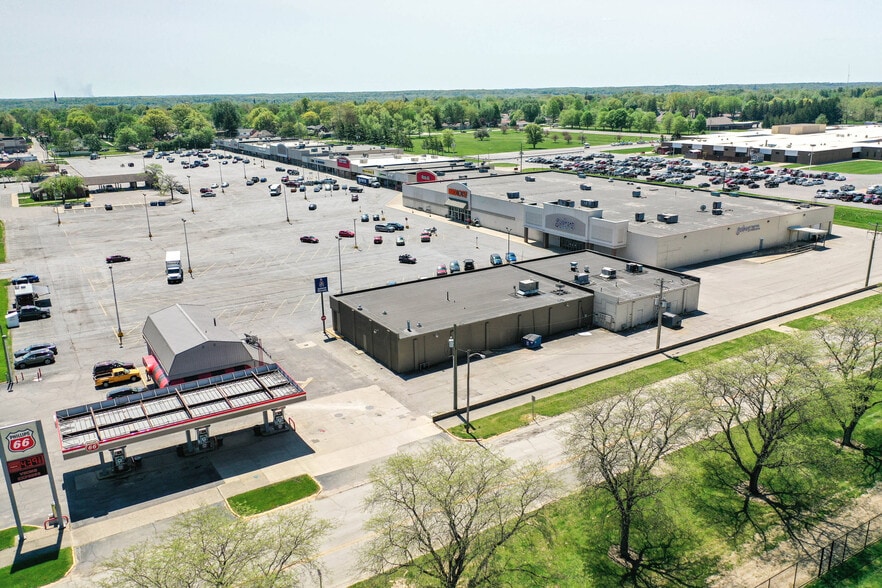 1900-2092 N Jefferson St, Huntington, IN for lease - Building Photo - Image 3 of 7