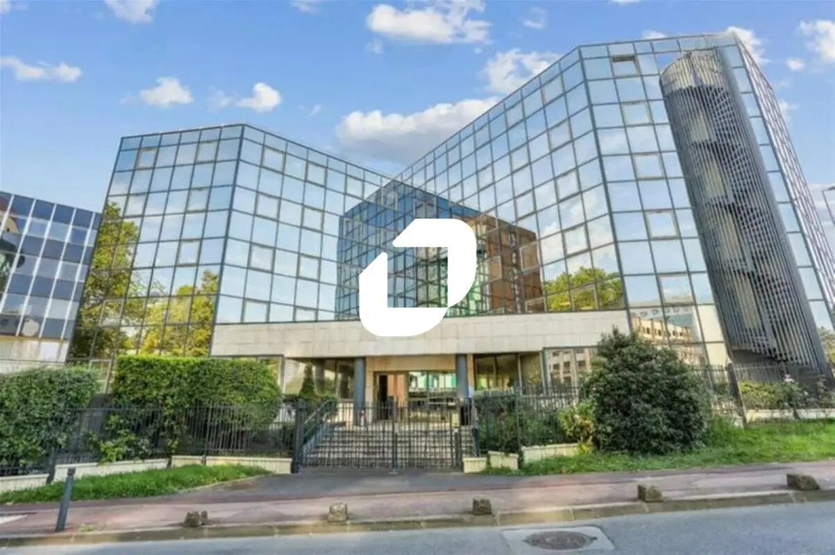 Office in Fontenay-sous-Bois for lease Building Photo- Image 1 of 21