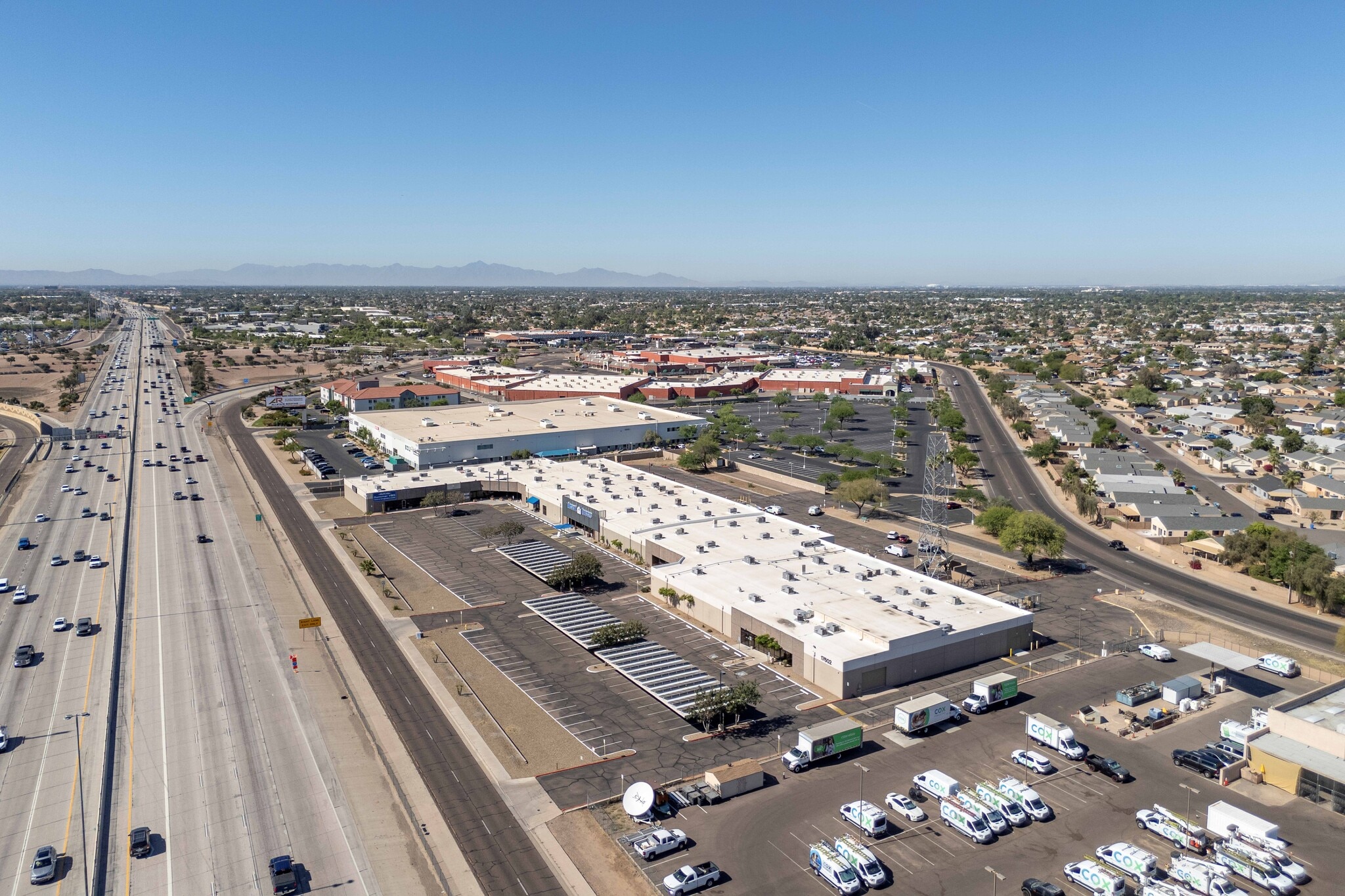 17602 N Black Canyon Fwy, Phoenix, AZ à vendre Photo du bâtiment- Image 1 de 6