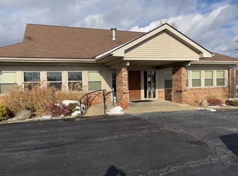 8150 Market St, Youngstown, OH for lease - Building Photo - Image 1 of 1