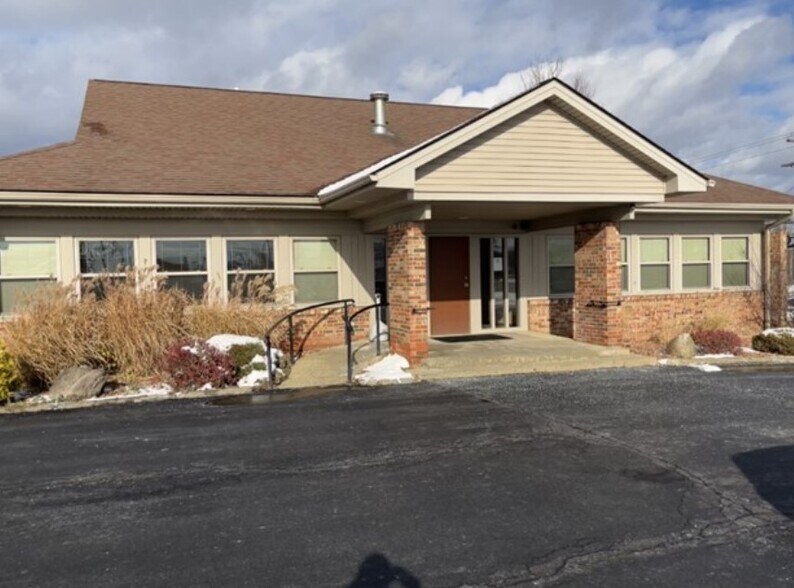 8150 Market St, Youngstown, OH à louer - Photo du bâtiment - Image 1 de 1